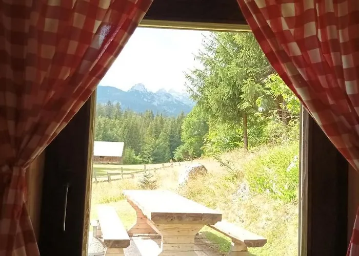 Planinska Hisica Pod Macesni - Bohinj Srednja Vas v Bohinju