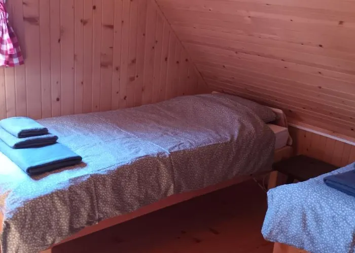 Planinska Hisica Pod Macesni - Bohinj Srednja Vas v Bohinju